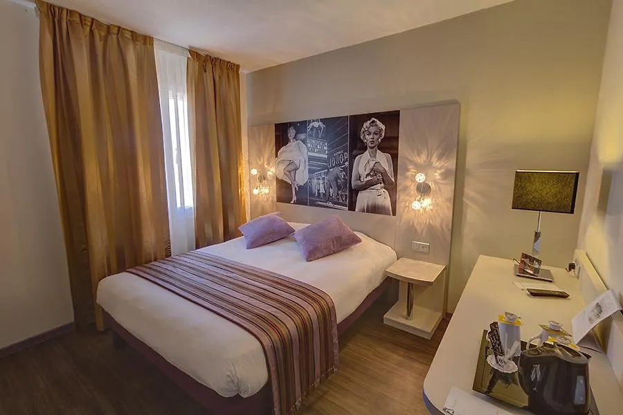 Hotel Arles Plaza
