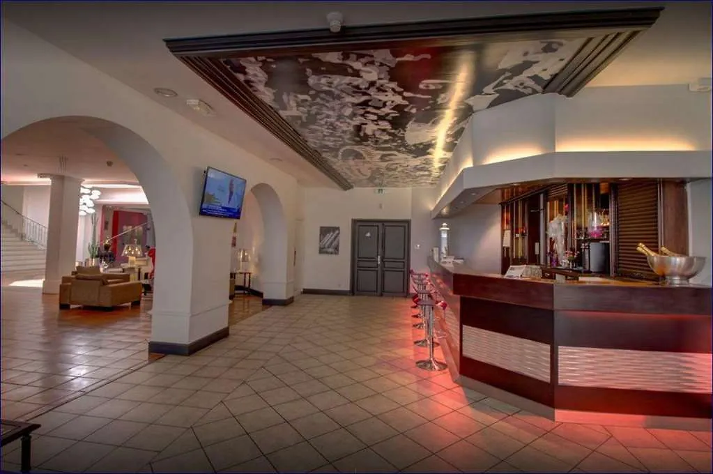 Hotel Arles Plaza